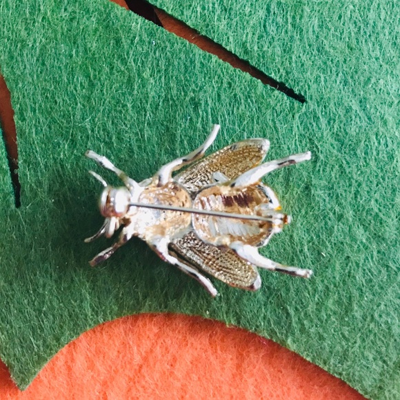 ‼️high quality enamel bee pin like Riverdale - Picture 4 of 8